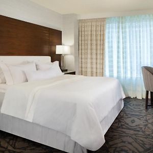 King Room Mobility or hearing accessible